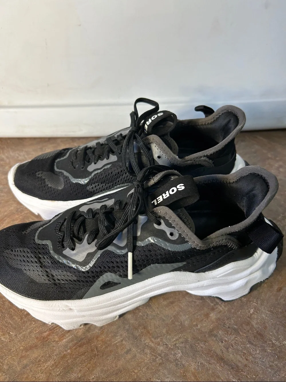 Sorrel Sneakers, Kinetic Breakthrough Day Lace: Black/White  Sz 7 NL-4689-010